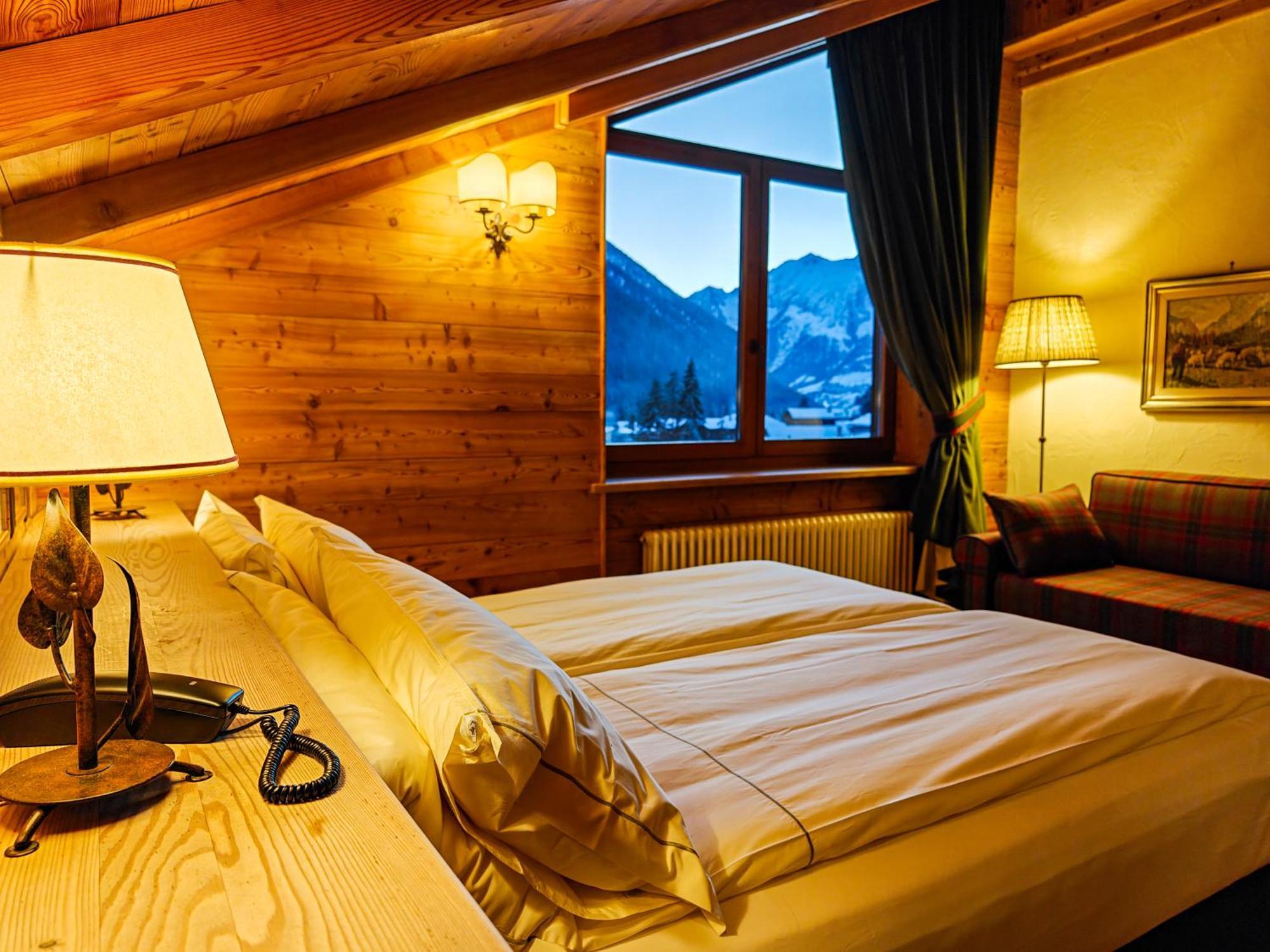 Hotel Breithorn Champoluc Bagian luar foto