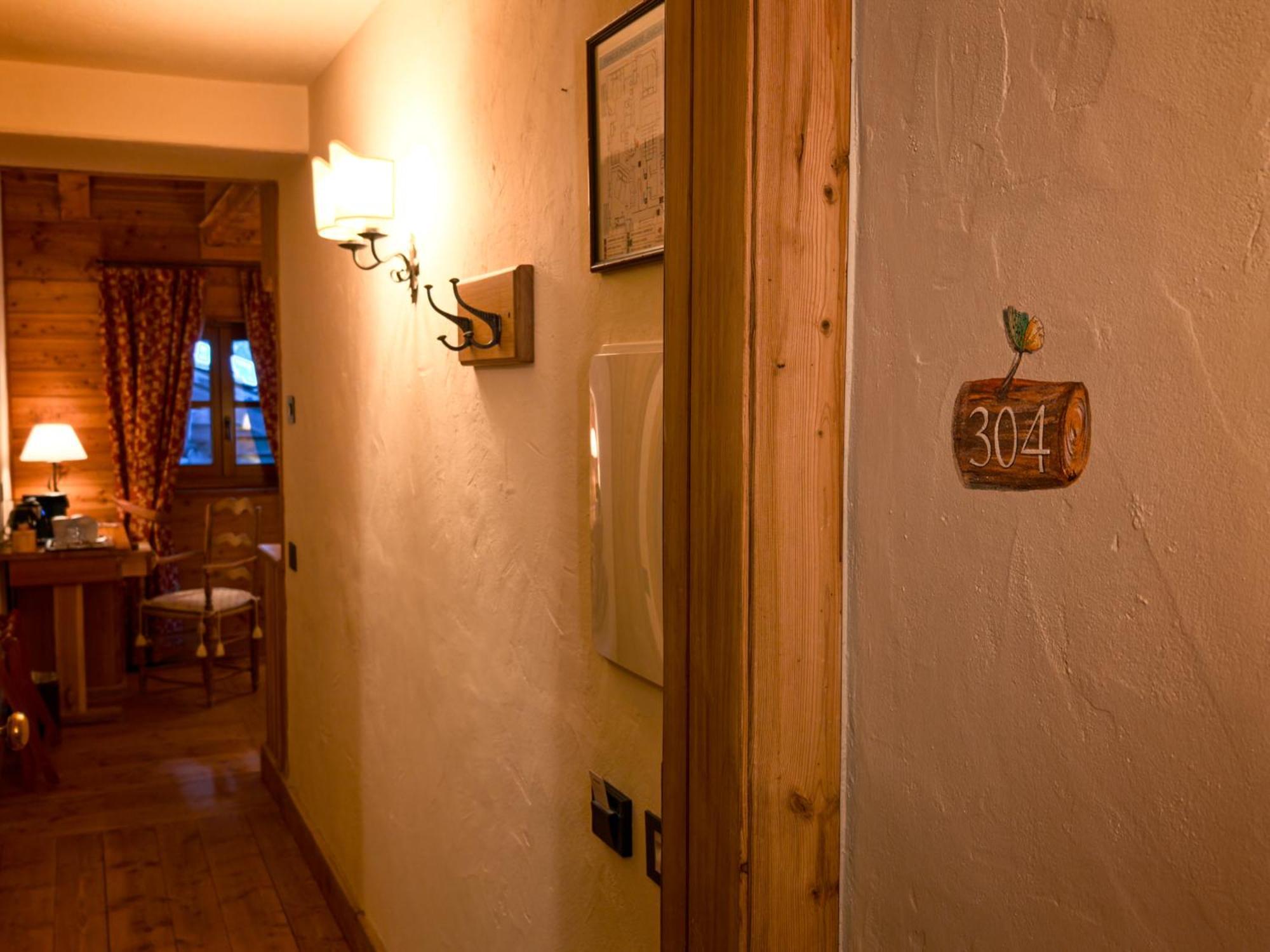 Hotel Breithorn Champoluc Bagian luar foto