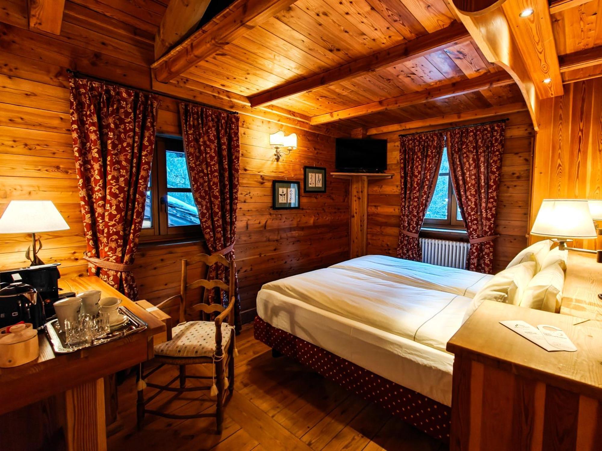 Hotel Breithorn Champoluc Bagian luar foto