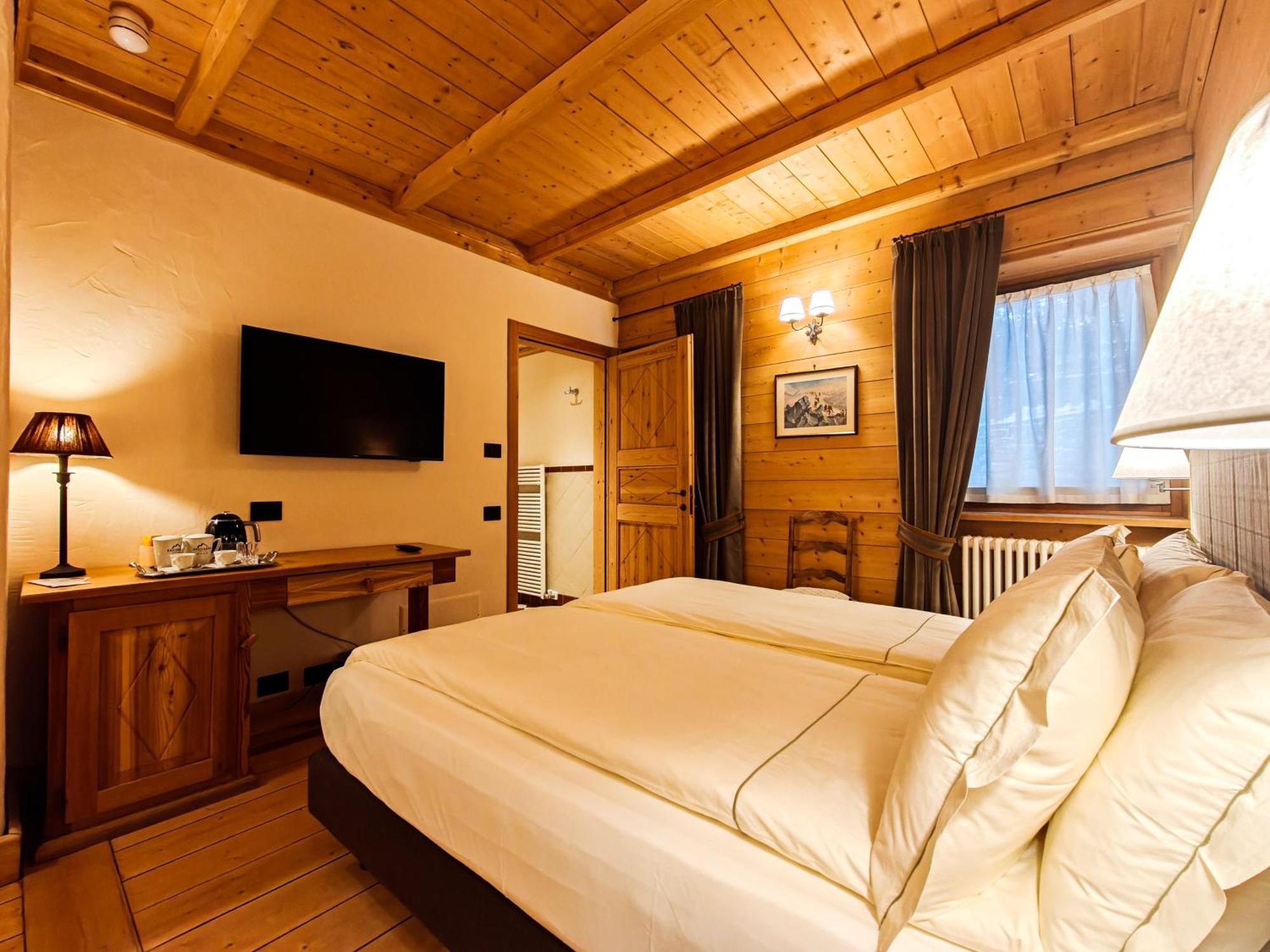 Hotel Breithorn Champoluc Bagian luar foto