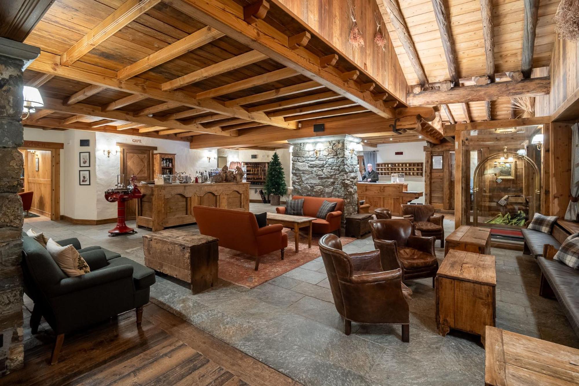 Hotel Breithorn Champoluc Bagian luar foto